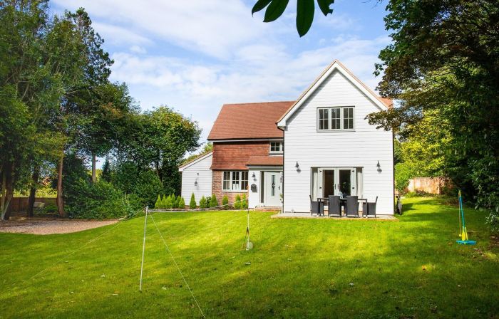 5Bed-10Guests-Fireplace-HotTub-Pets ok-Parking
