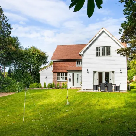 5Bed-10Guests-Fireplace-HotTub-Pets ok-Parking