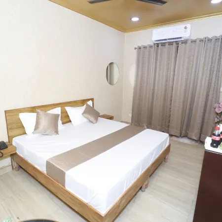 Hotel Skyline Residency