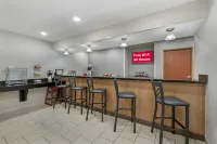 Red Roof Inn Charlestown - bars