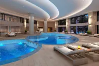 PGM HOTEL RESORT OKINAWA - مسبح