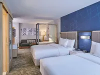 底特律迪爾伯恩SpringHill Suites飯店 費雪大廈附近的飯店