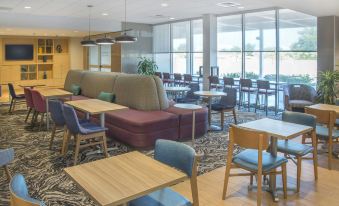 Home2 Suites by Hilton Saratoga Malta - Housity