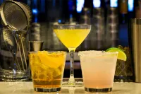 Embassy Suites by Hilton Grapevine DFW Airport North - Quầy Bar