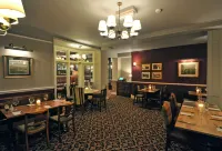 Royal George Hotel by Greene King Inns - bar