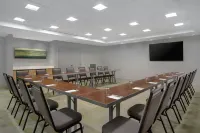 Home2 Suites by Hilton Omaha/West - Pet friendly