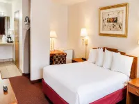 Magnuson Hotel Manitou Springs - parking