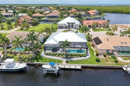 Luxury Waterfront Home with Heated Pool & Hot Tub – Punta Gorda - Boutique