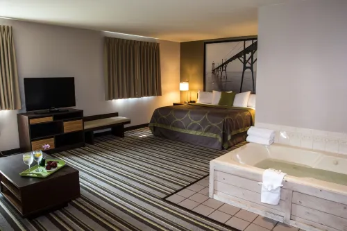 Super 8 by Wyndham Manistee - Wifi