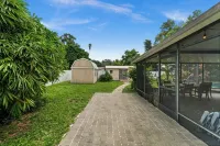 Florida nest - summer house with heated swimming pool. Pet friendly. - 3 ดาว