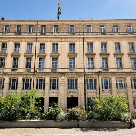 Stylish, modern apartment in the historic city centre of Montpellier.