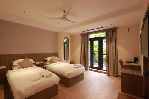 Business Bay Hotel Kochi, Near South Railway Station - 2 ดาว
