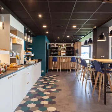 Kyriad Niort - Espace Mendes-France