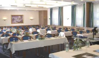 Luitpoldpark-Hotel Hotels in Hopfen am See