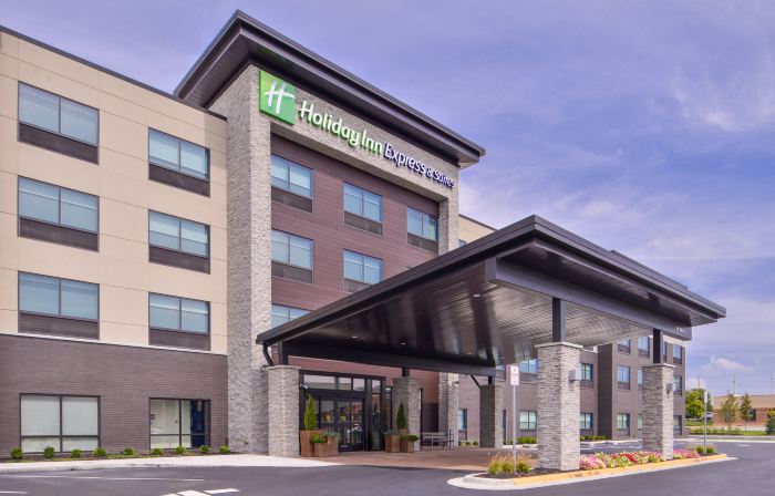 Holiday Inn Express & Suites OLATHE WEST by IHG
