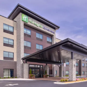 Holiday Inn Express & Suites OLATHE WEST by IHG