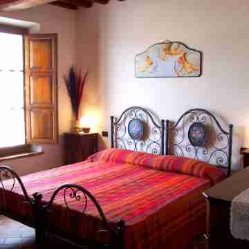 Private Villa in Tuscany with Pool, Air Conditioned, Mosquito Nets, Adsl/wi. fi Rooms