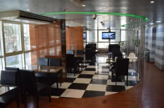 Aldar Hotel Отели рядом с достопримечательностью «Medical campus University of Sharjah»