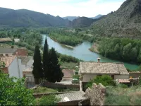 Charming 3-Bedroom Apartment in Central Camarasa