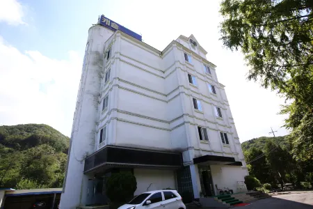 Anseong Castle Отели рядом с достопримечательностью «Университет Чунг Анг музей»