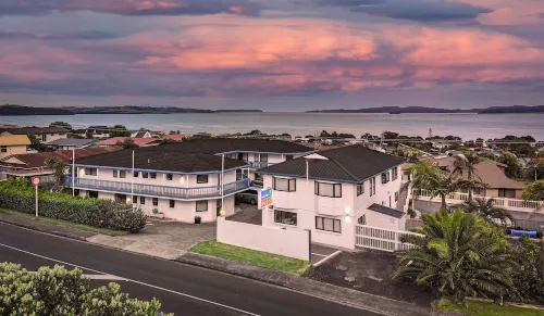 Snells Beach Motel Hotels in Warkworth