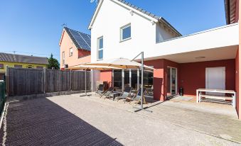 Les Maisons Solaires Contact O6614O9II9 Villa Pour 15 Pers Maxi - Housity