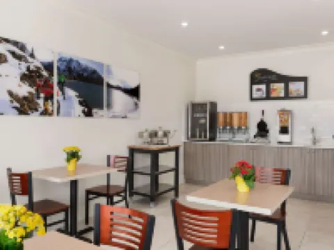 Days Inn by Wyndham 100 Mile House Hotels in 100 Mile House