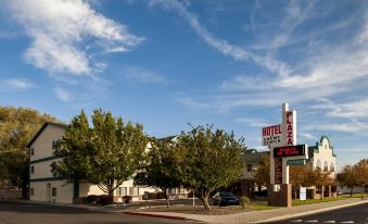 Carson City Plaza Hotel