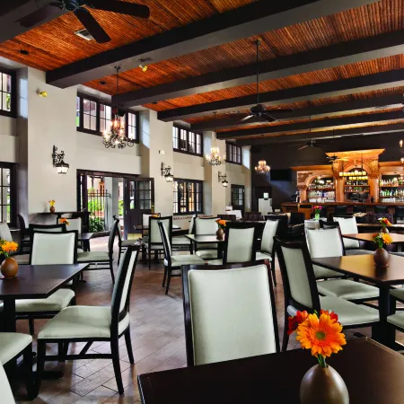 Casa Mani Resort Napa Valley, Curio Collection by Hilton