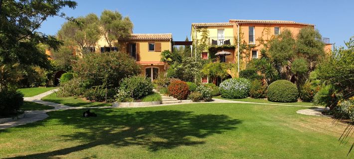 Studio 2 Pers 23/25m² Hotels in Calvi