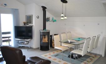 Two-Bedroom Apartment for 4-5 Guests with Lake and Mountain Views
