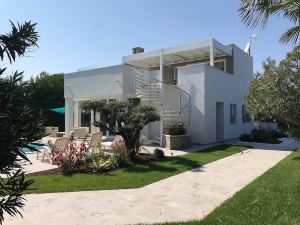 Super Villa With Private Pool in Isola Albarella