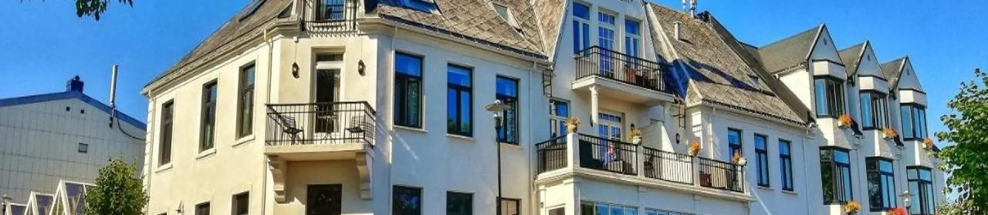 Four-Star Hotels