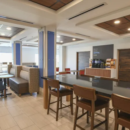 Holiday Inn Express & Suites RICHWOOD - CINCINNATI SOUTH by IHG