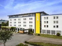 Greet Hotel Darmstadt Hotels near RAILWAY STATION/HBF DARMSTADT RAILWAY STATION