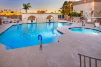 DoubleTree by Hilton Phoenix Mesa - Pool