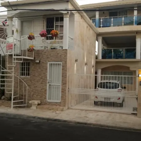 2 Guests 1Bed Studio 3Min to Beach and Main Street