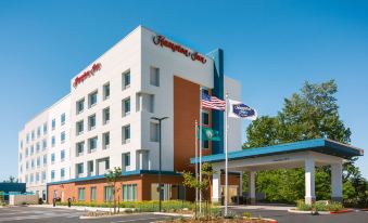 Hampton Inn by Hilton Bellingham Airport