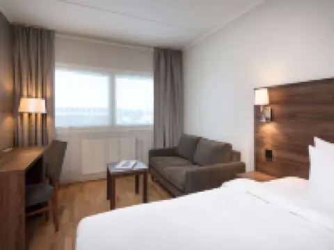 Park Inn by Radisson Oslo Airport Hotel West โรงแรมในUllensaker