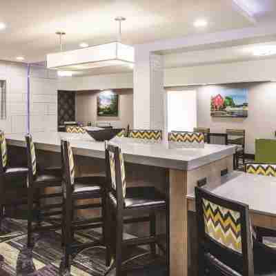 La Quinta Inn & Suites by Wyndham Milledgeville Dining/Meeting Rooms