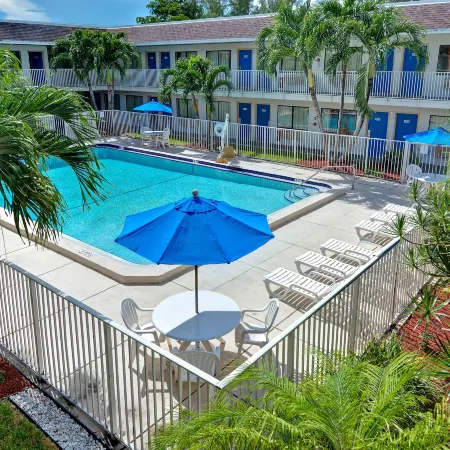 Motel 6 Dania Beach, FL