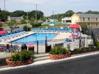 Econo Lodge - プール