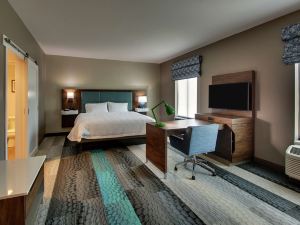 Hampton Inn & Suites Southport