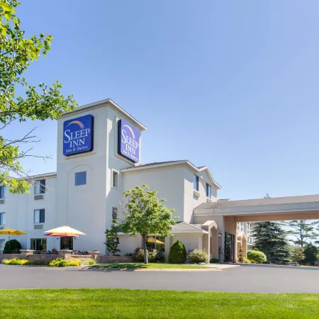 Sleep Inn & Suites Bay View Acme - Traverse City
