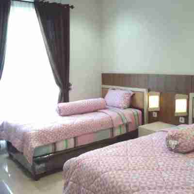 Villa Wijaya 2 Batu Rooms