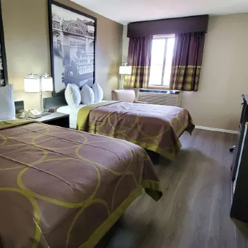 Super 8 by Wyndham Paris TN