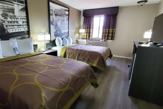 Super 8 by Wyndham Paris TN