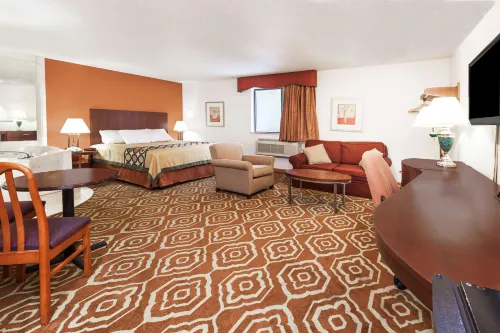 Super 8 by Wyndham Sterling Heights/Detroit Area Hotels in Sterling Heights