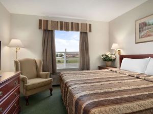 Travelodge by Wyndham Stony Plain