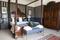Wynnstay Arms, Ruabon, Wrexham Hotels near New York New York Karaoke Bar